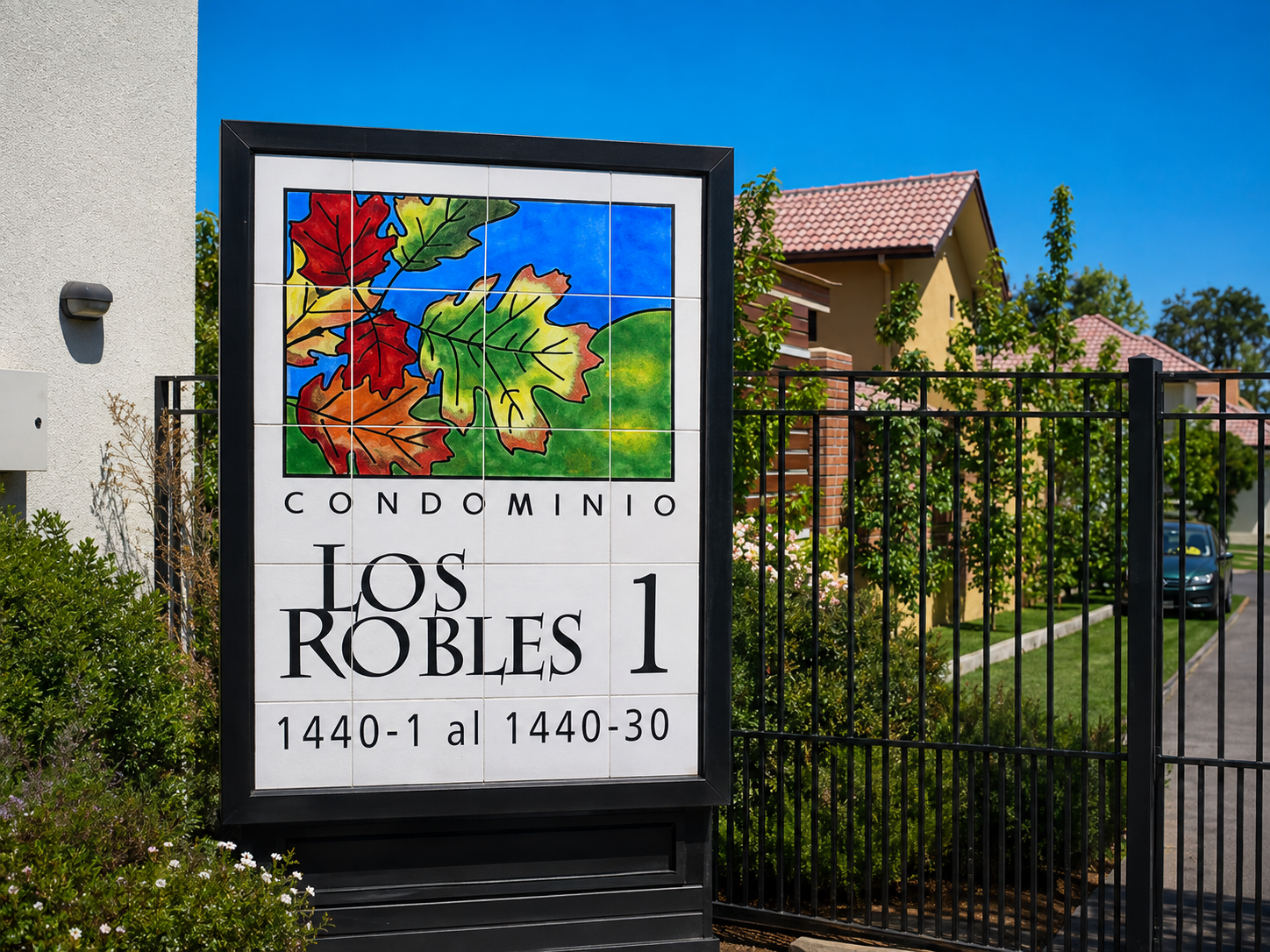 Monolito cerámica personalizada para Condominio Los Robles